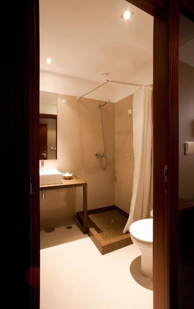 Standard Double Room thumbnail 6