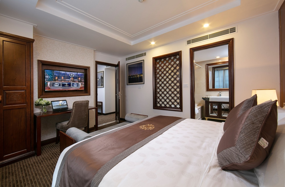 Royal Double Room, City View photo 3