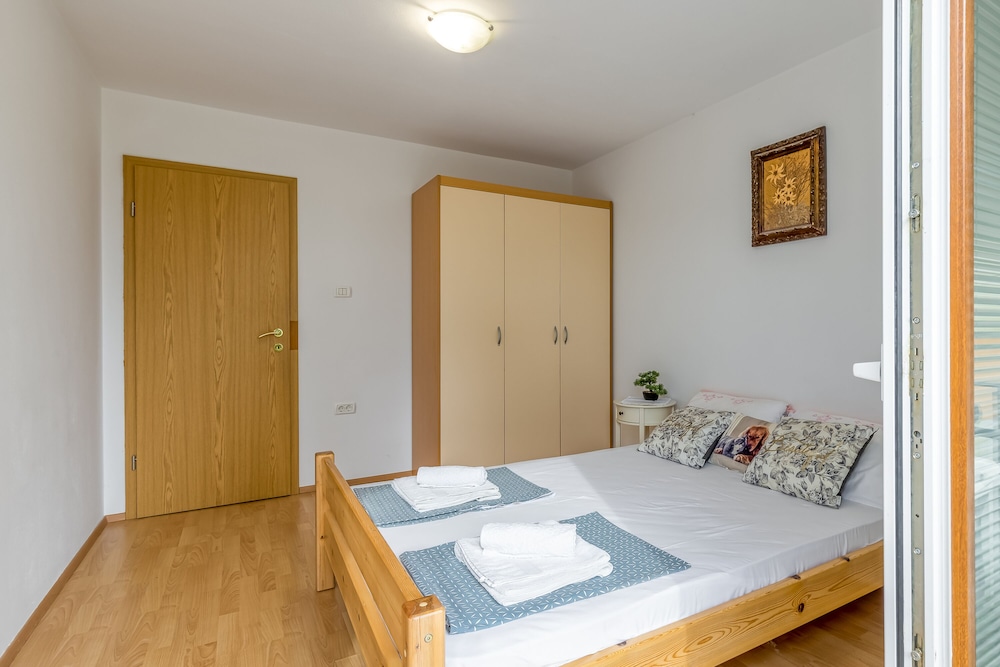 Family House, 1 Bedroom, Mountainside (House In The Vineyards) photo 2