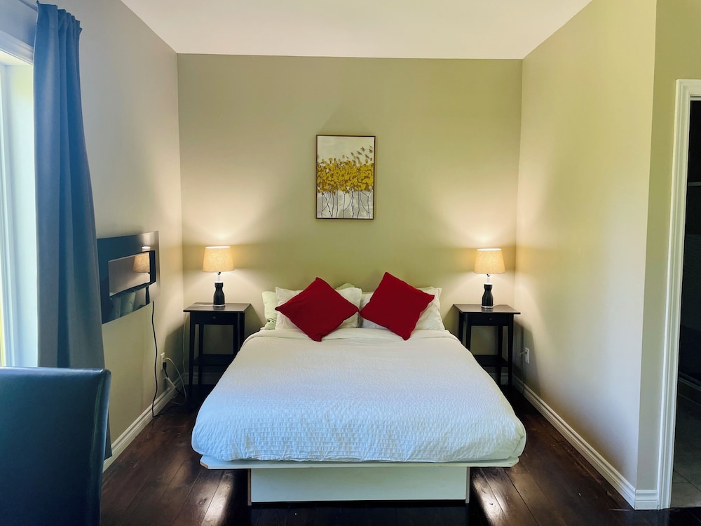 Comfort Double Room, 1 Queen Bed with Sofa bed, Mountain View, Lakeside photo 2