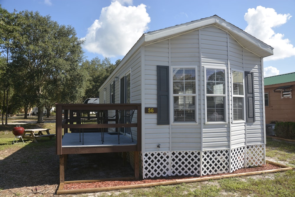 Cabin, 1 Bedroom (Park Model 56) photo 3