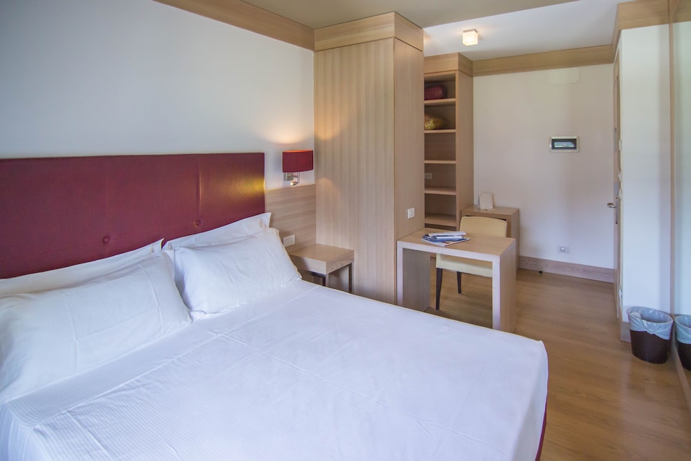 Classic Quadruple Room (with Spa Access) - Photo 3