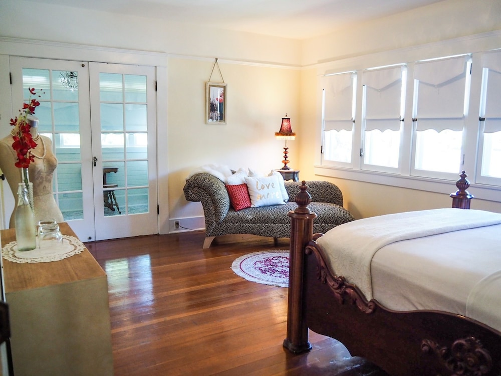 Premium Room, 1 Queen Bed, Non Smoking photo 1