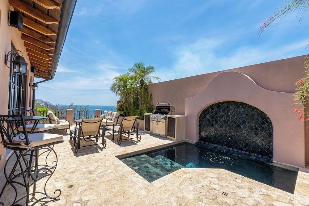 Villa de Lujo, Varias Camas, Piscina Privada, Vista al Océano (16 Calle Virginia | 4 Hab | 4.5 Baños)