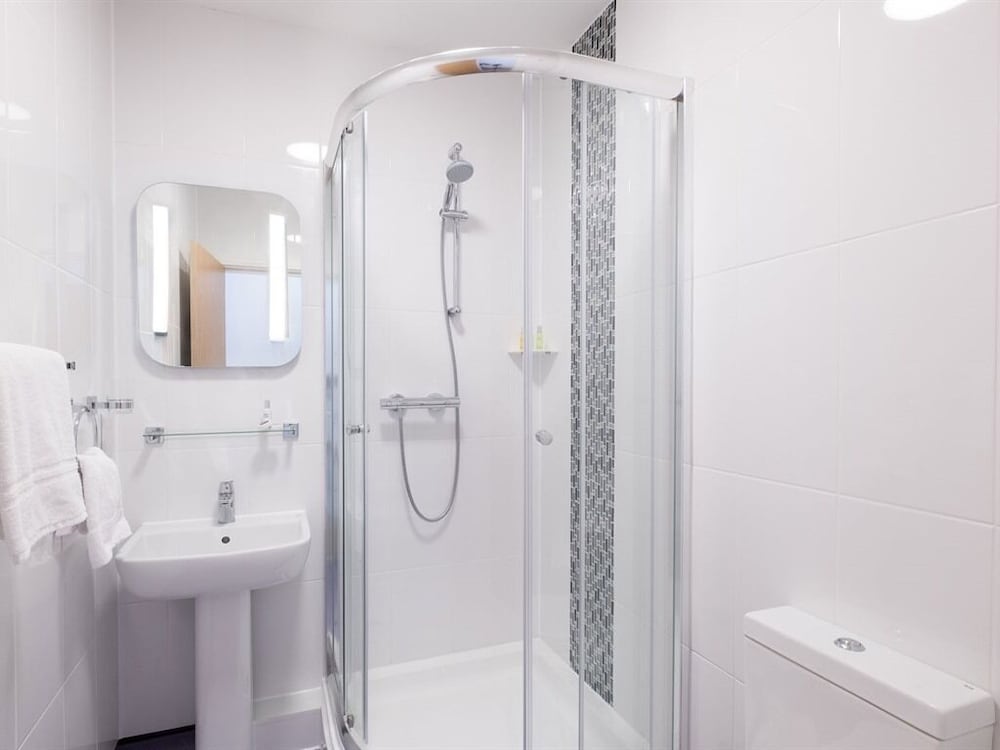 Twin Room, Ensuite photo 2