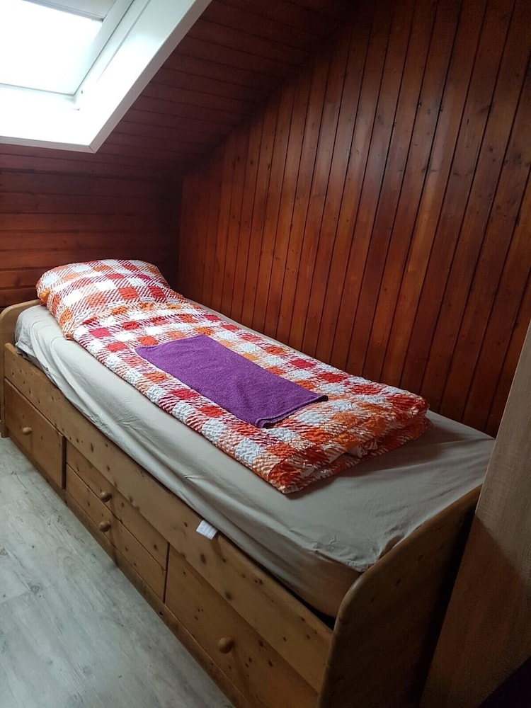 Single Room, Shared Bathroom photo 1