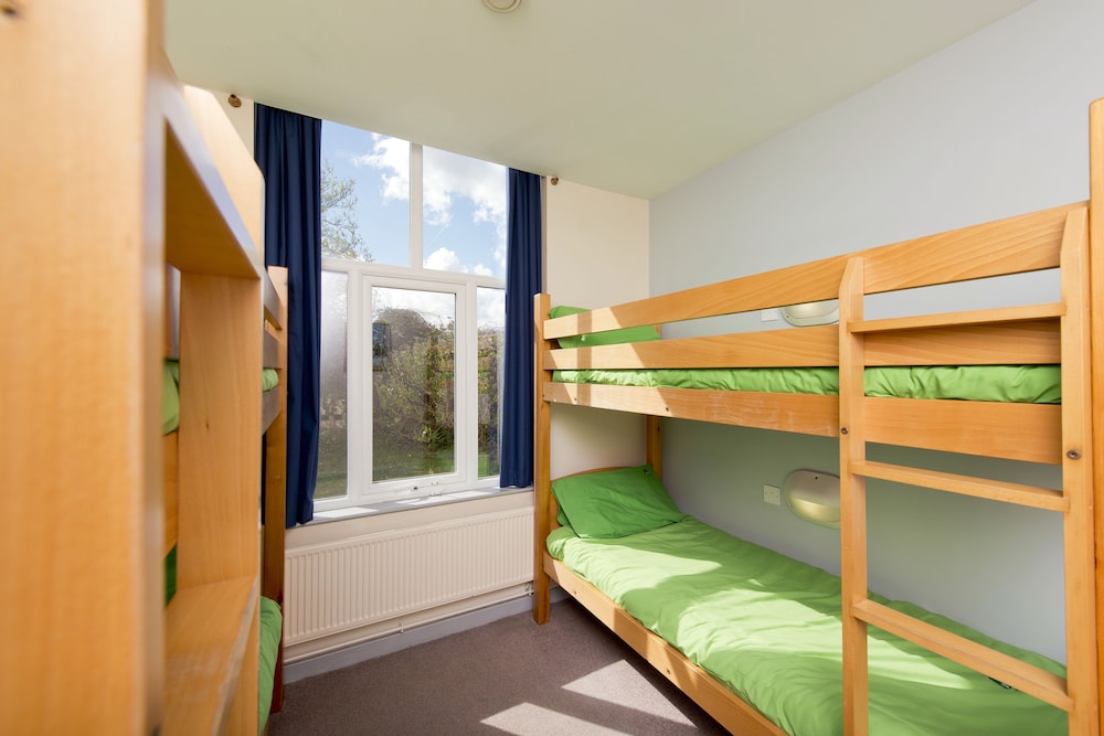 Room (4 Bed Private)