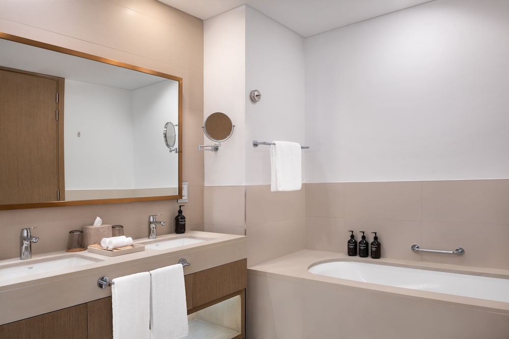 Premier Suite, Sea View - Photo 4