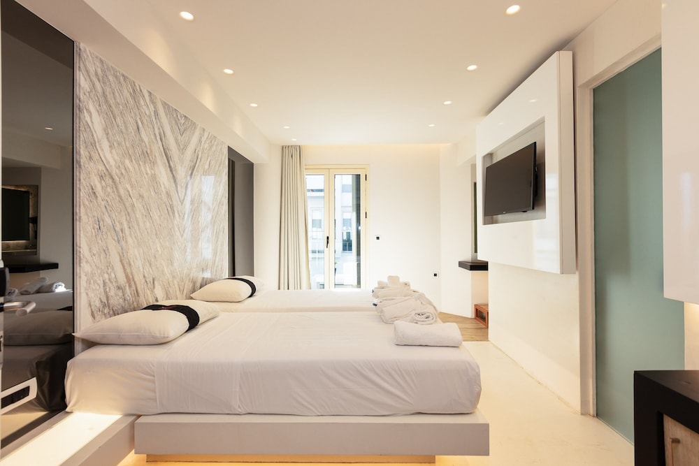 Junior Suite, Partial Sea View
