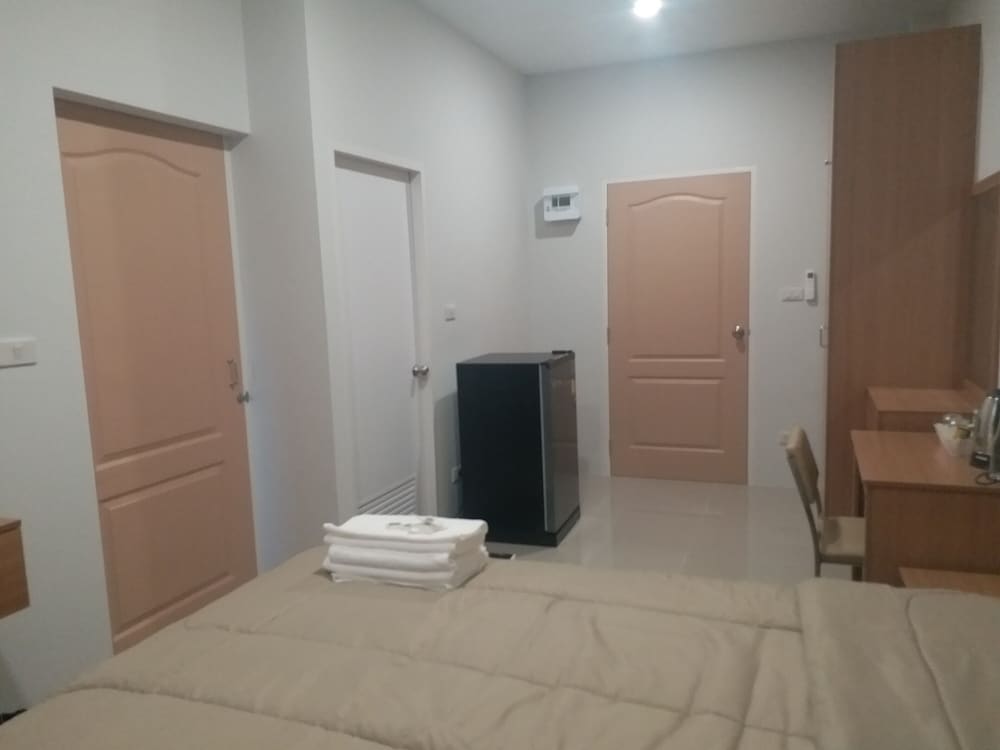 Standard Double Room - Photo 19