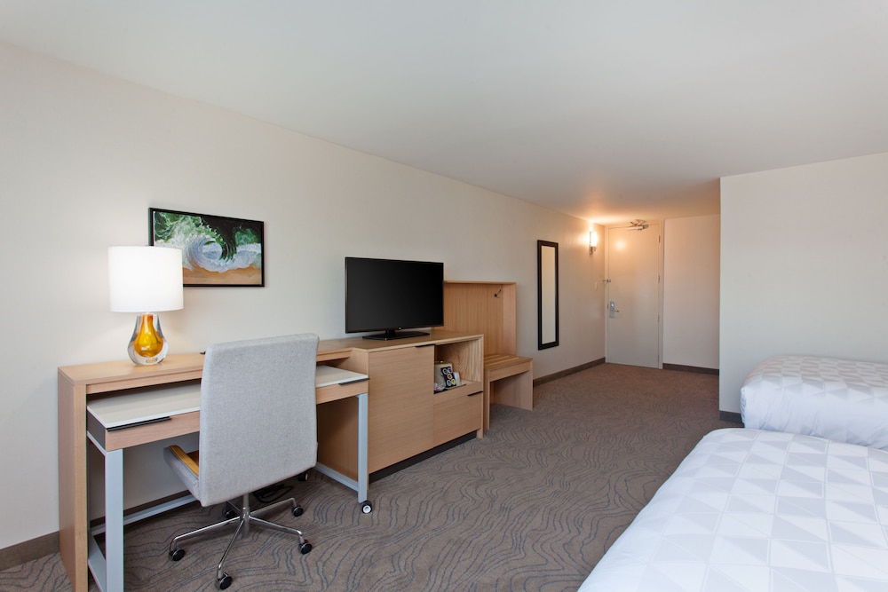 Premium Room, 2 Queen Beds (Top Floor) photo 3