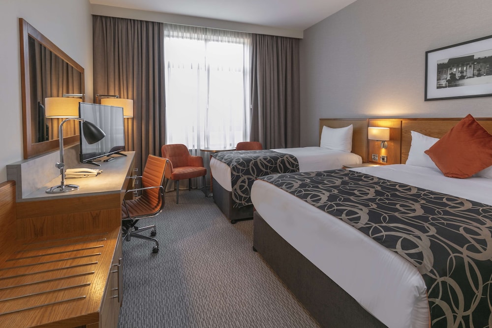 Deluxe Room, Multiple Beds, Non Smoking photo 2