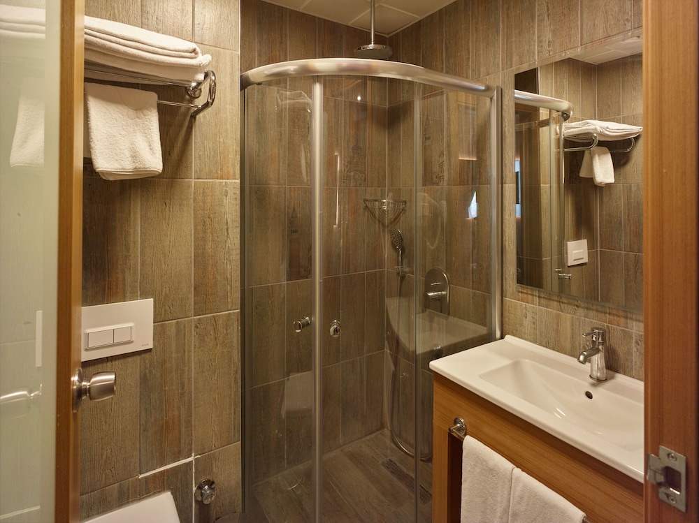Standard Double or Twin Room photo 3