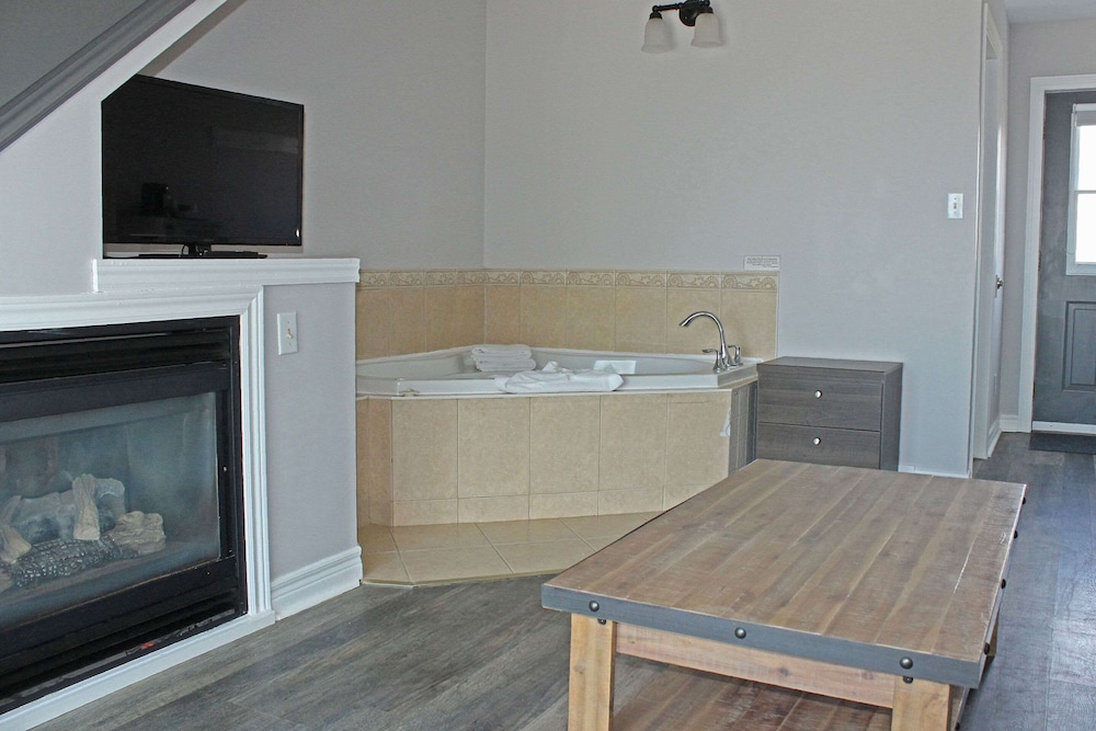 Standard Room, 1 King Bed with Sofa bed, Non Smoking, Fireplace (Beach Front) photo 3
