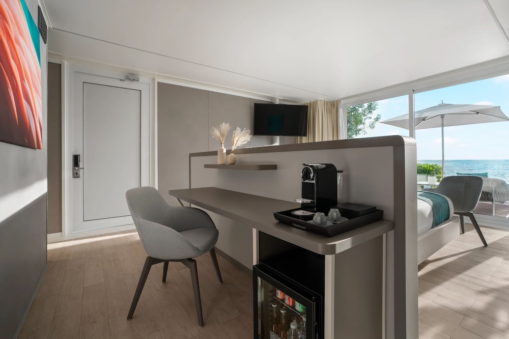 Preferred Club Mare Beachfront Bungalow King thumbnail 6