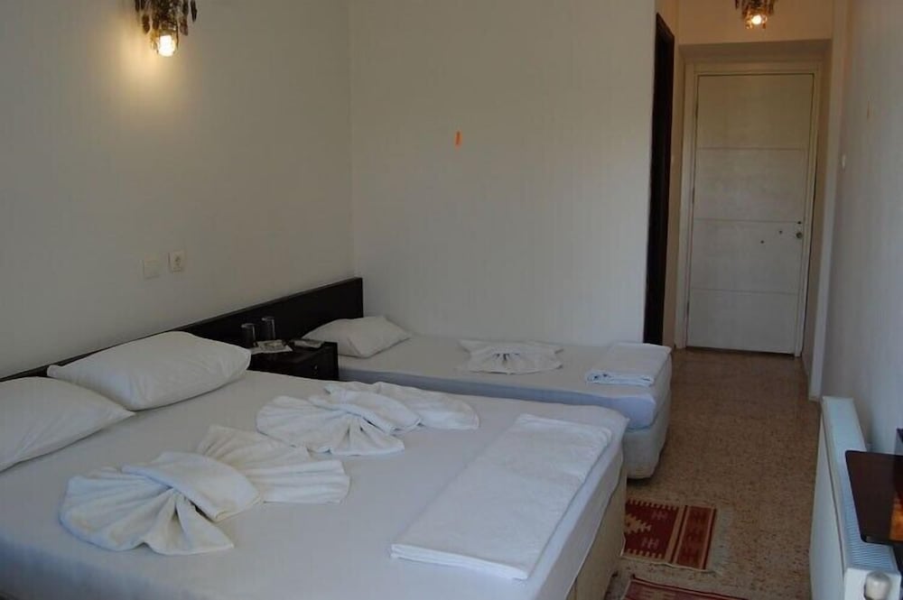 Standard Triple Room photo 3