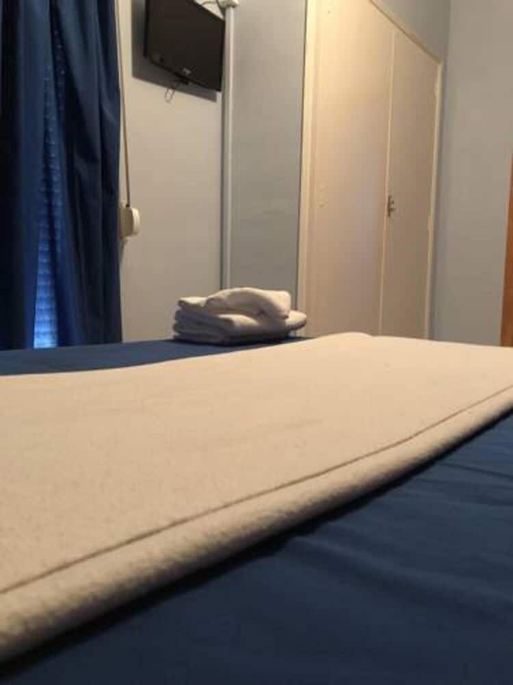 Standard Quadruple Room - Photo 5
