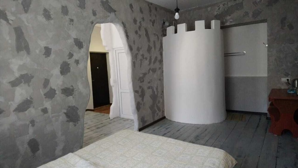 Economy Triple Room photo 1