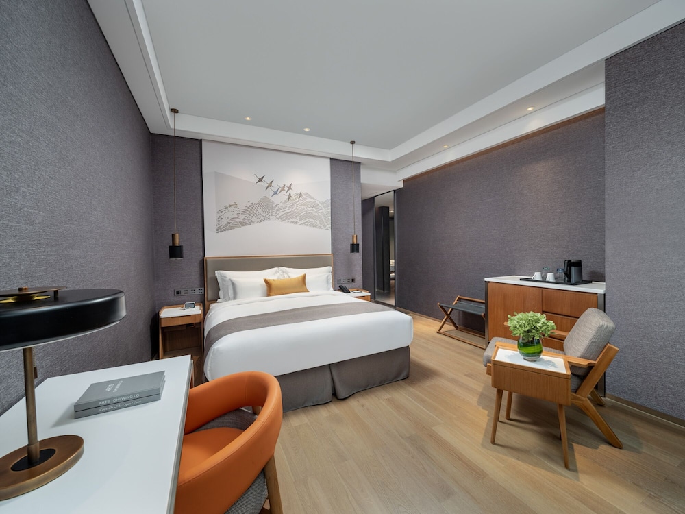 Elite Double Room, Non Smoking, Mountain View