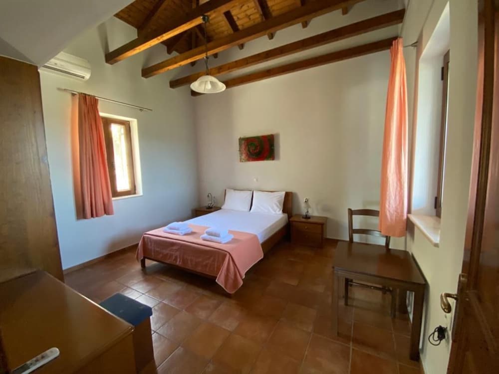 Villa photo 3