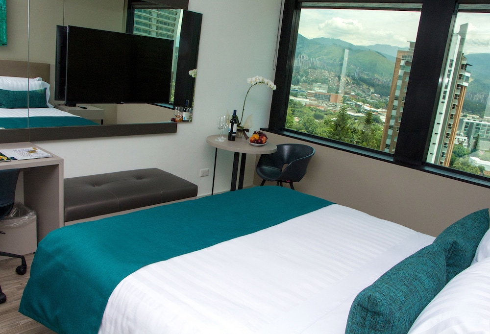 Standard Room, 1 King Bed - Photo 3