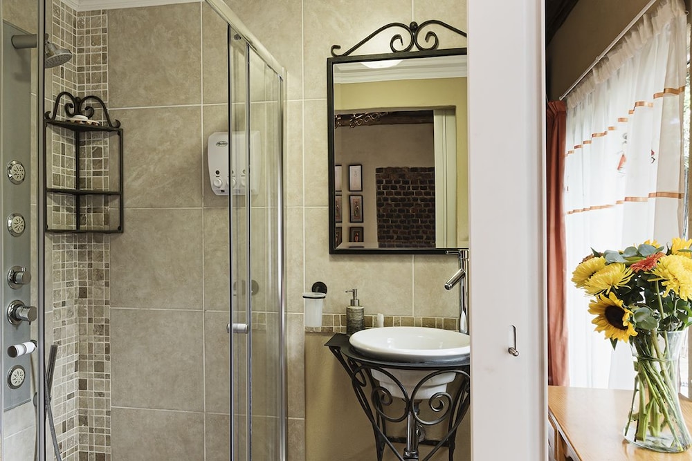 Comfort Room, 1 Bedroom (Double Occupancy ) photo 3