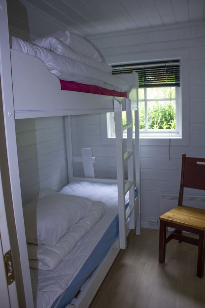 Cabin, 2 Bedrooms (Towel, bed linen & cleaning not incl) photo 3