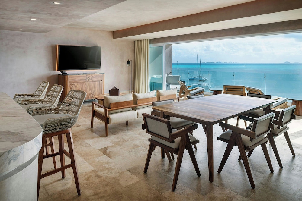 Presidential Suite, 1 King Bed, Balcony, Oceanfront