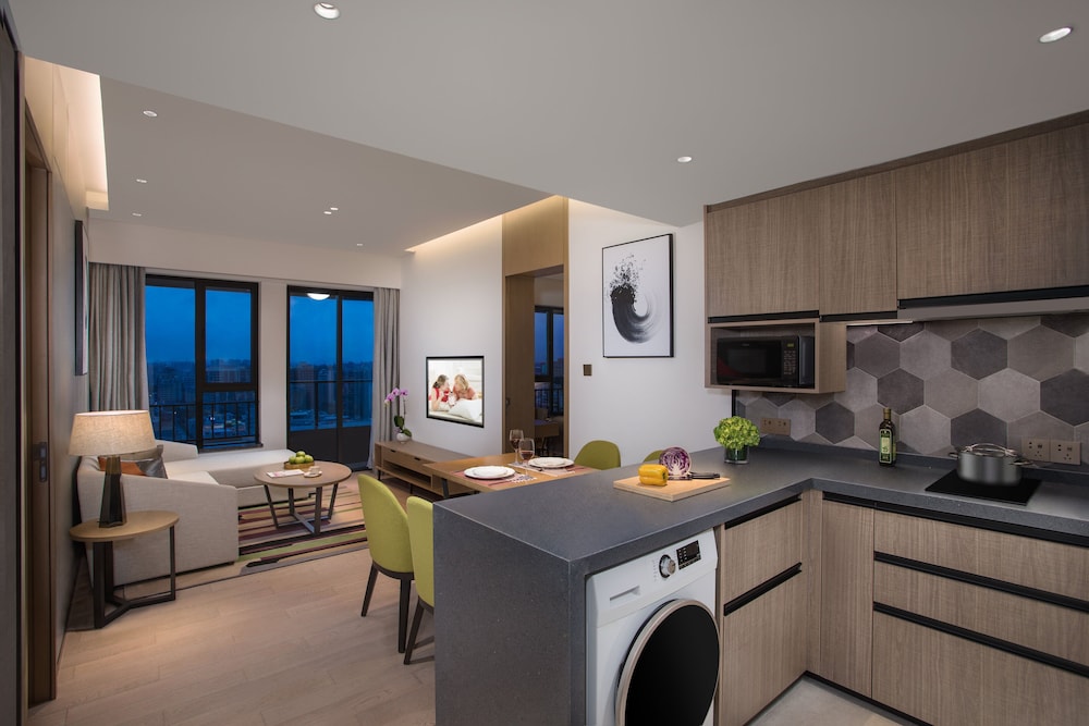 2 Bedroom Premier - Photo 4
