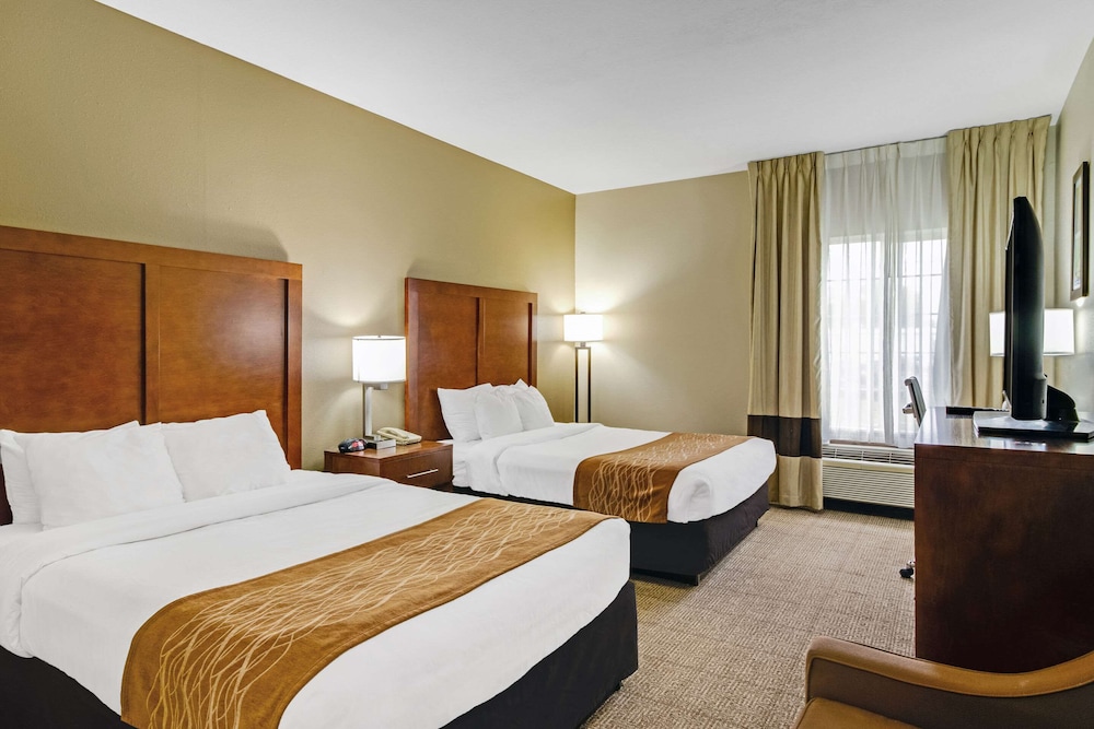 Standard Room, 2 Queen Beds, Non Smoking - Photo 1