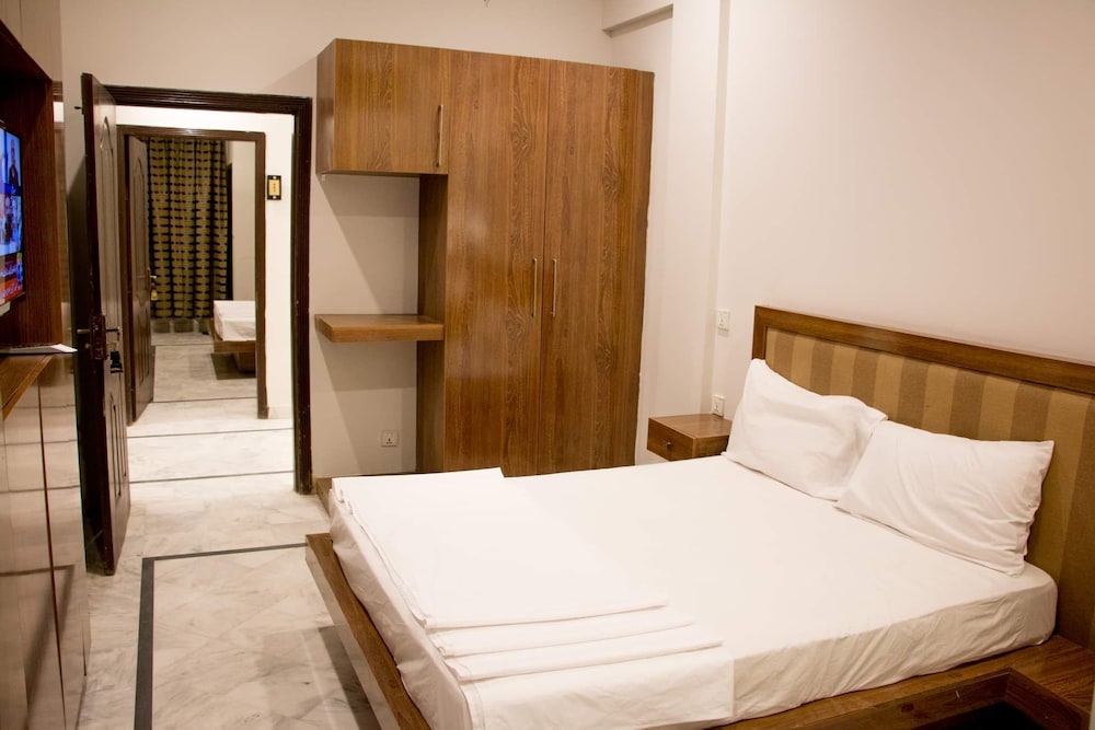 Standard Suite - Photo 1