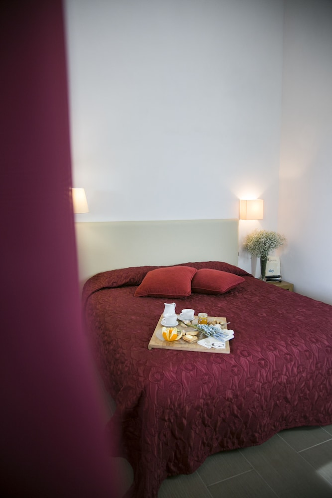 Double or Twin Room - Photo 4