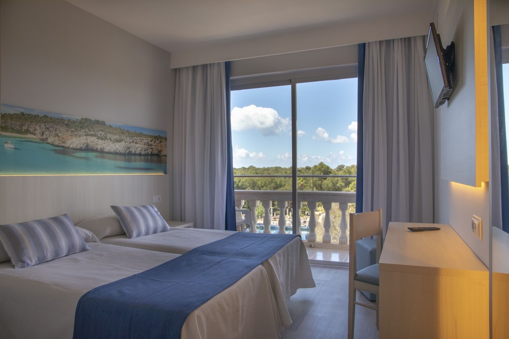Double Room, Balcony, Pool View (2 adults)
