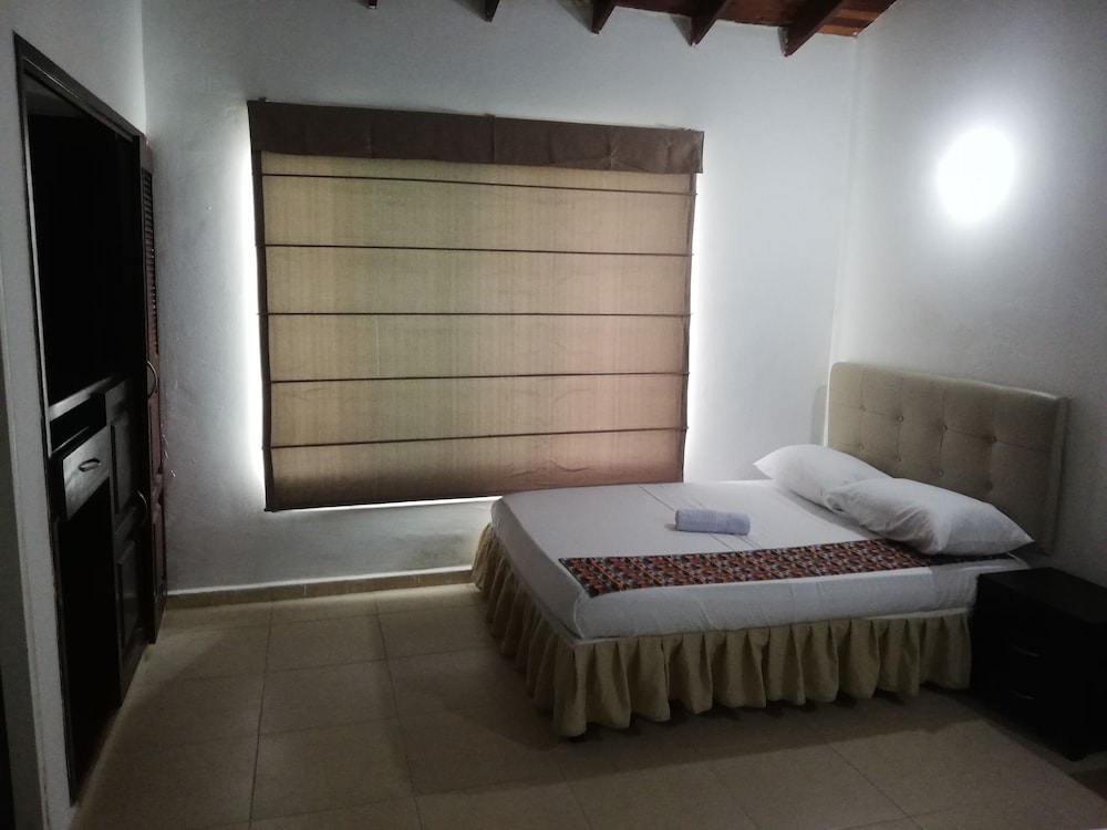 Quadruple Room, 2 Double Beds, Private Bathroom photo 2