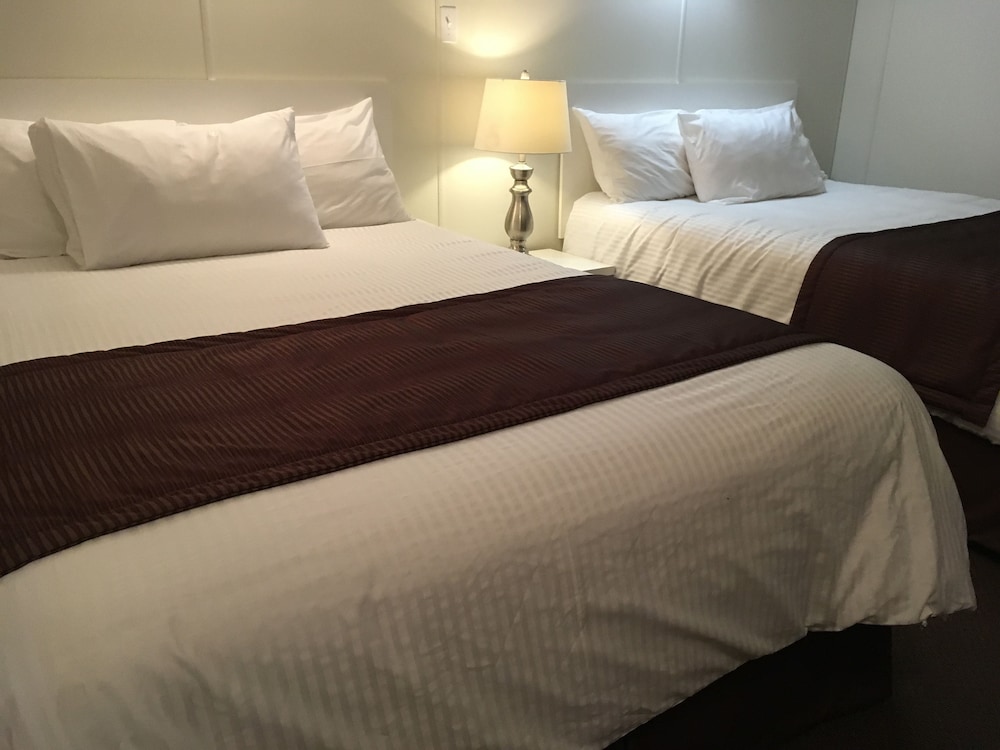 Standard Room, 2 Double Beds, Garden View photo 1