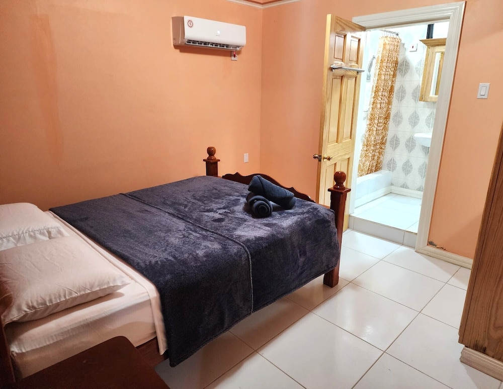 Luxury Apartment, 3 Bedrooms, Patio, Courtyard View, photo 6