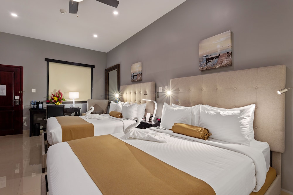 Premium Room, 2 Queen Beds, Non Smoking, Refrigerator & Microwave - Photo 18