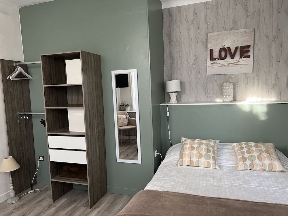 Room, Accessible (Chambre Boisée) photo 1
