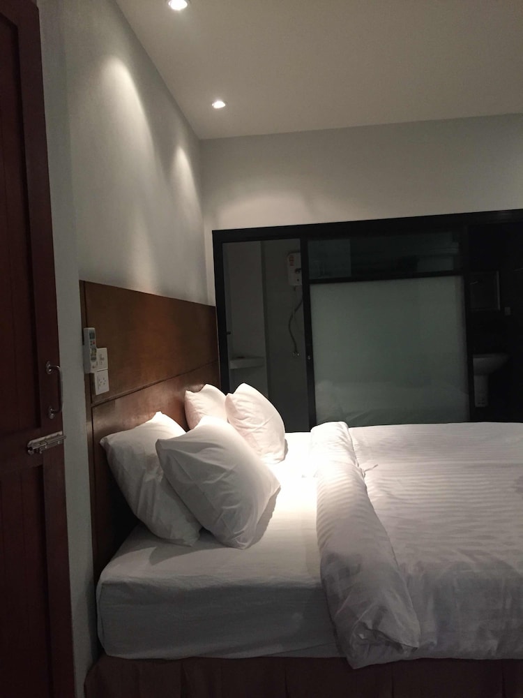 Deluxe Double Room Single Use, 1 Bedroom, Accessible, Garden Area