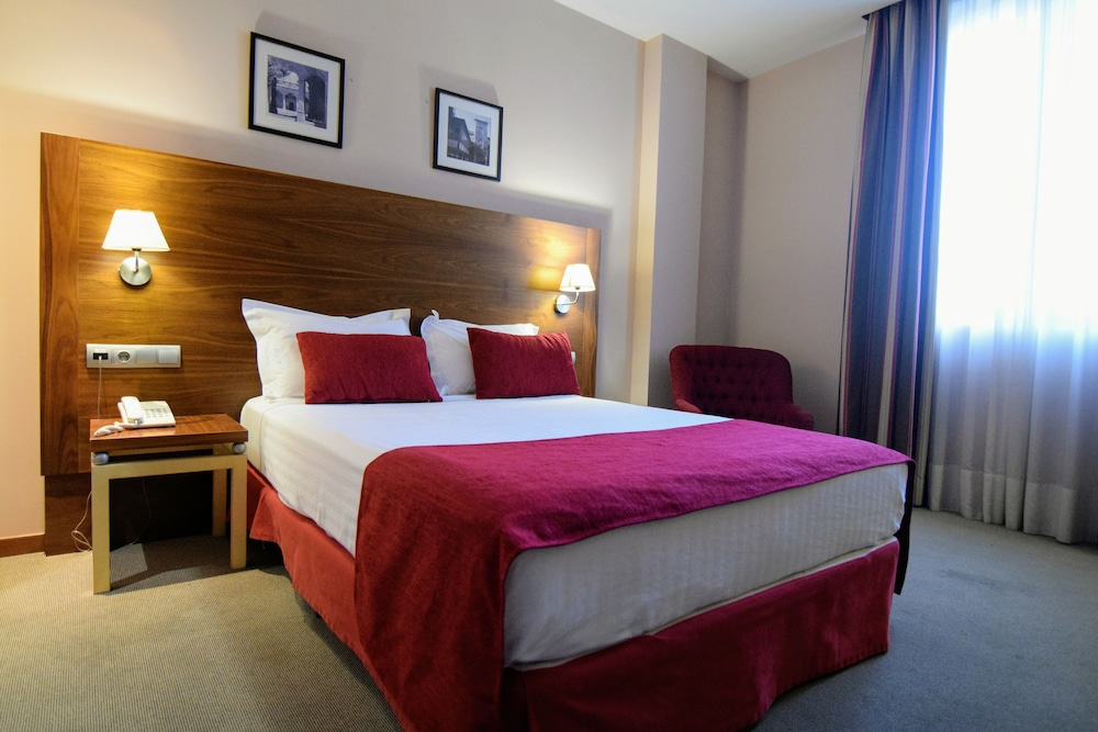 Double Room Single Use - Photo 2