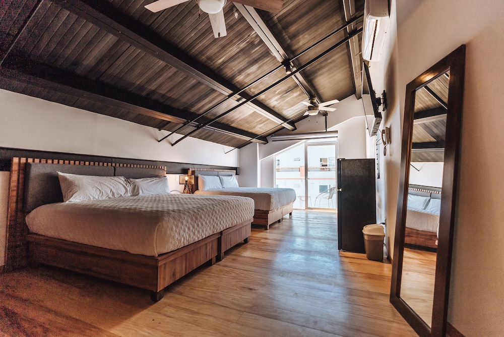 Deluxe Suite, 1 Bedroom, Terrace, City View