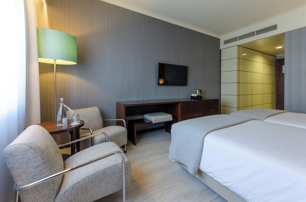 Double or Twin Room (with Extra Bed)