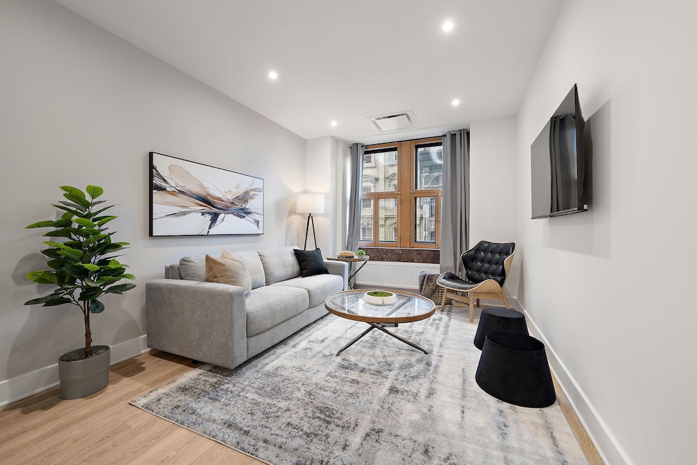Luxury Apartment, City View