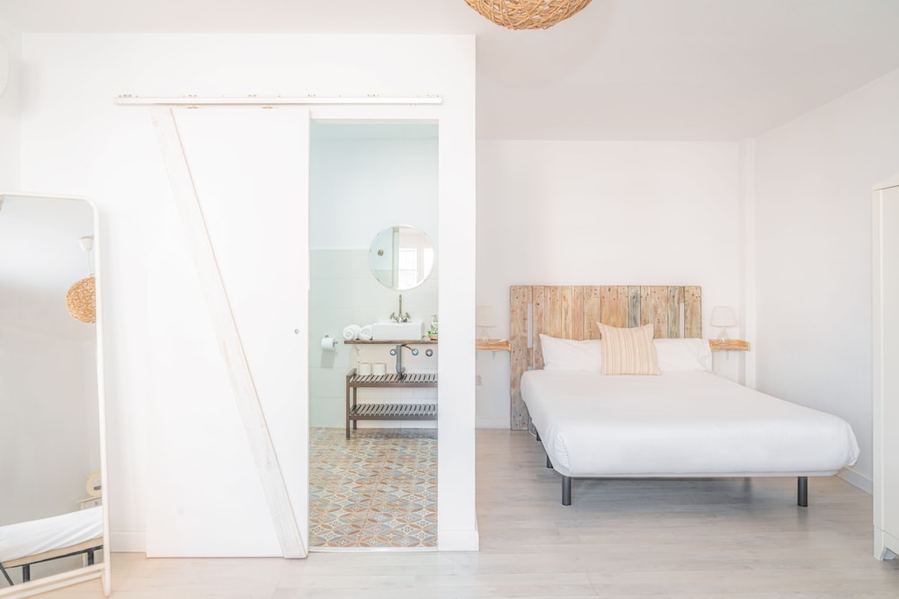 Quadruple Room, Private Bathroom