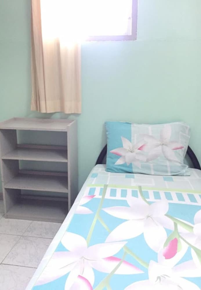Standard Single Room with Fan and Shared Bathroom photo 2