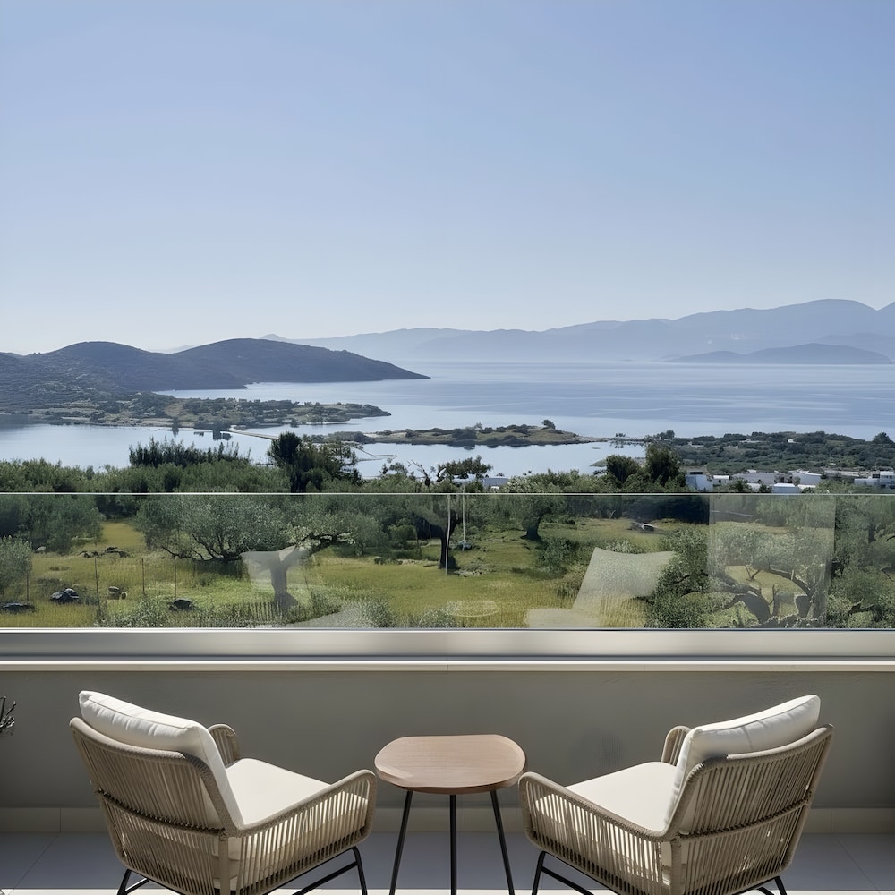 Panoramic Studio Suite, Sea View
