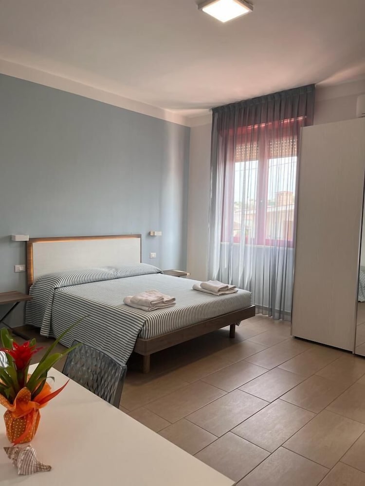 Family Room, Balcony (Aragosta Gialla)