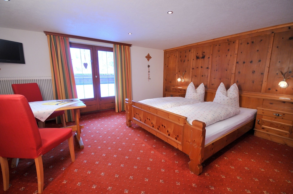 Comfort Apartment, 2 Bedrooms, Mountain View (Nescharina, excl. Cleaning Fee EUR 65) photo 1