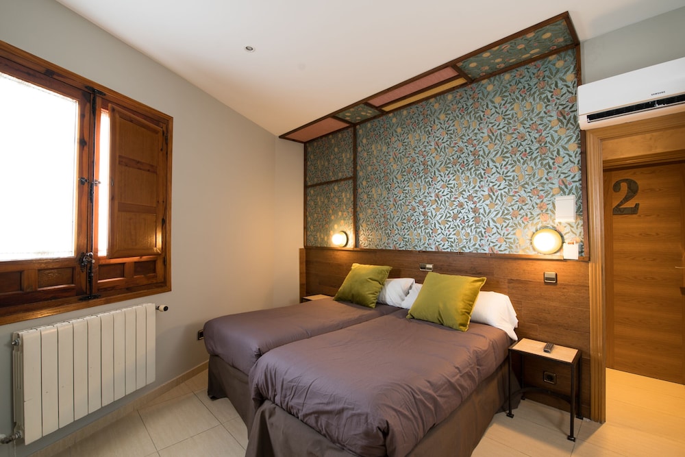 Room - Photo 4