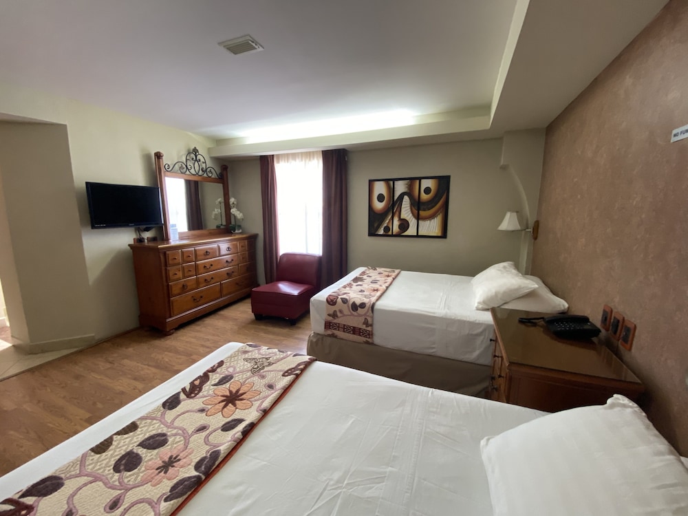 Suite, Multiple Beds photo 1